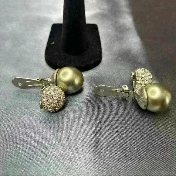 Kenneth Jay Lane KJL believed to be Vintage 80s era clip on earrings - Picture 3 of 5